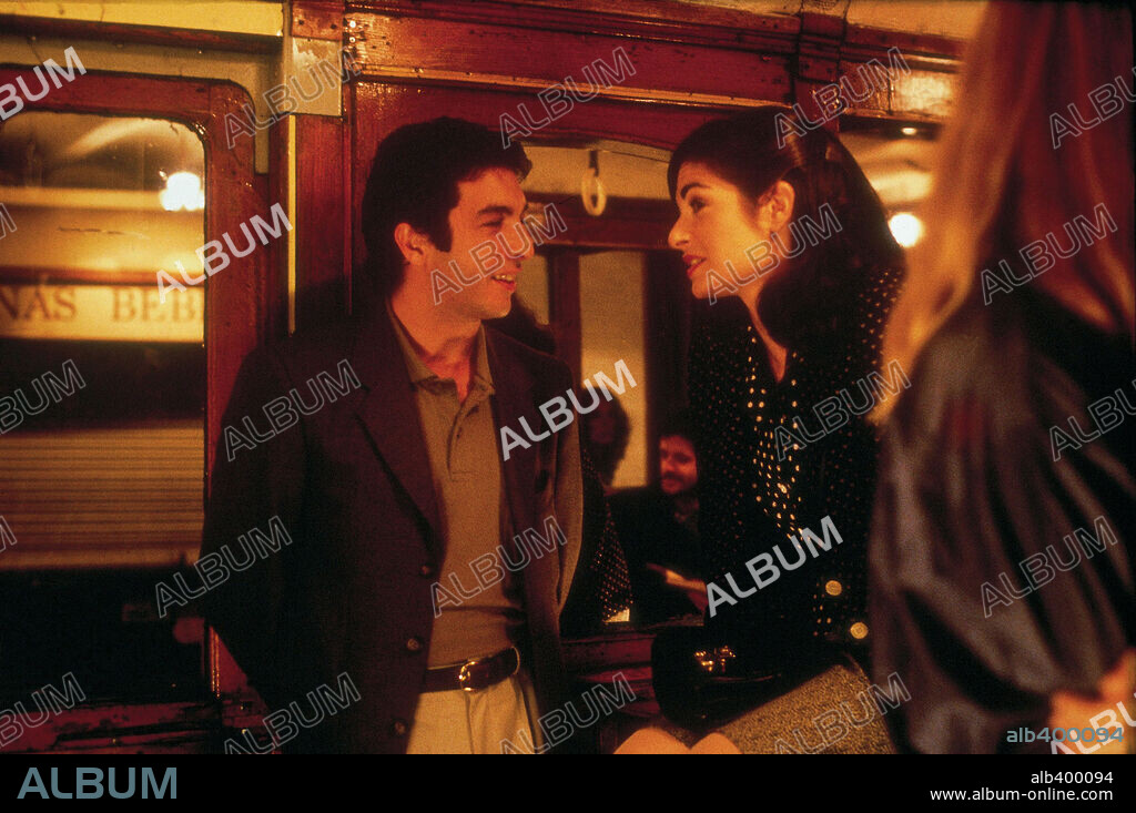 RICARDO DARIN y SOLEDAD VILLAMIL en MISMO AMOR, LA MISMA LLUVIA, EL, 1999, dirigida por JUAN JOSE CAMPANELLA. Copyright JORGE ESTRADA MORA PRODUCCIONES.