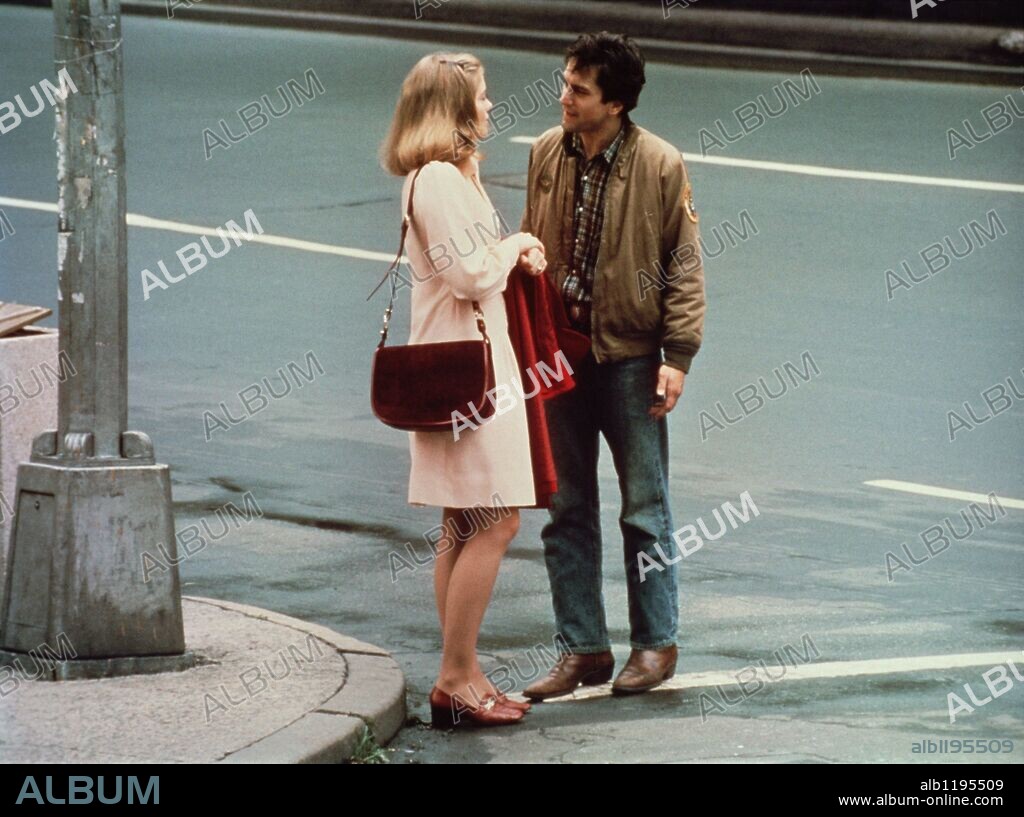 CYBILL SHEPHERD y ROBERT DE NIRO en TAXI DRIVER, 1976, dirigida por MARTIN SCORSESE. Copyright COLUMBIA PICTURES.