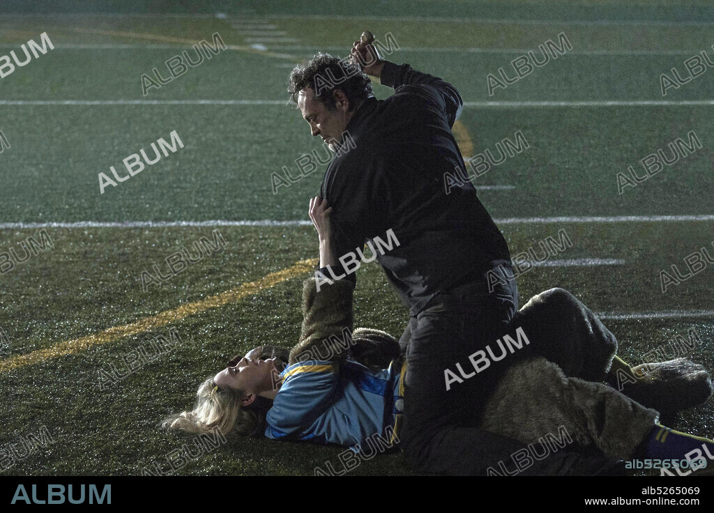 KATHRYN NEWTON y VINCE VAUGHN en ESTE CUERPO ME SIENTA DE MUERTE, 2020 (FREAKY), dirigida por CHRISTOPHER LANDON. Copyright BLUMHOUSE PRODUCTIONS/DIVIDE/CONQUER.