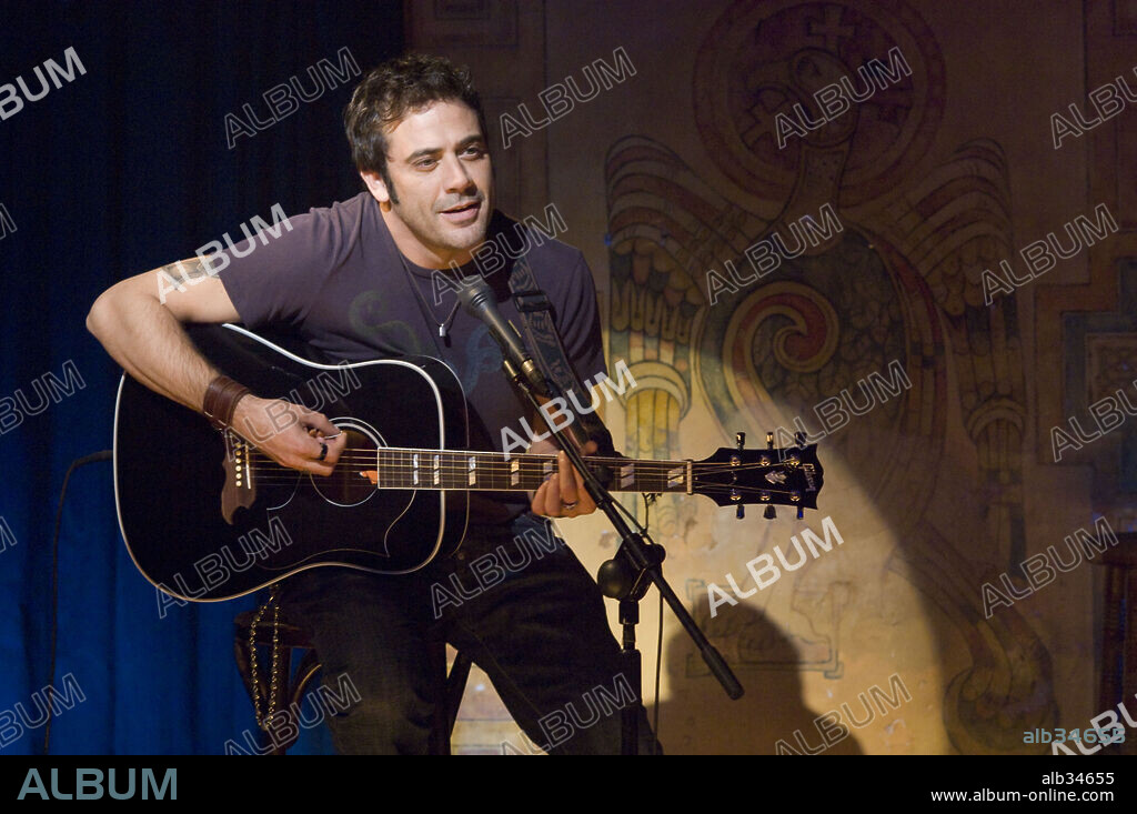 JEFFREY DEAN MORGAN en POSDATA: TE QUIERO, 2007 (P. S. I LOVE YOU), dirigida por RICHARD LAGRAVENESE. Copyright ALCON ENTERTAINMENT/GROSVENOR PARK PRODUCTIONS/WENDY FINERMA / HESSION, JONATHAN.