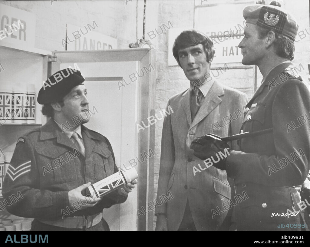 PETER COOK and RONALD FRASER in THE RISE AND RISE OF MICHAEL RIMMER, 1970, directed by KEVIN BILLINGTON. Copyright WARNER BROS/SEVEN ARTS.