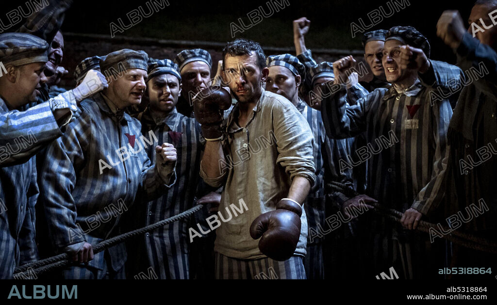 PIOTR GLOWACKI en EL CAMPEON DE AUSCHWITZ, 2020 (MISTRZ), dirigida por MACIEJ BARCZEWSKI. Copyright Iron Films.