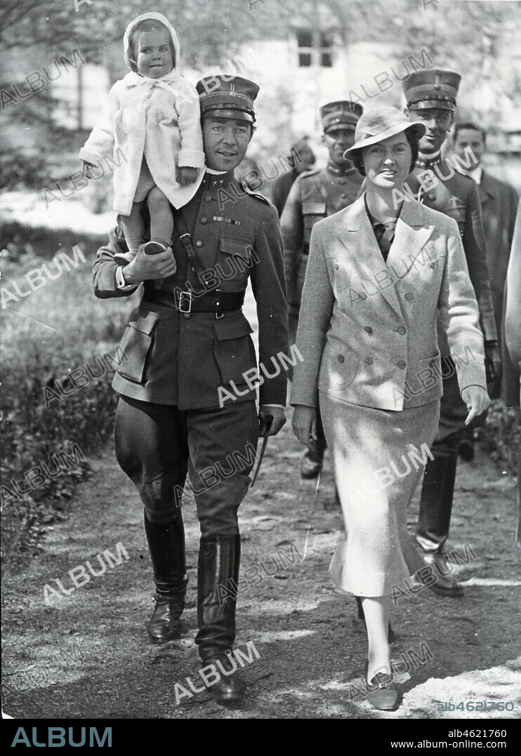 Princess Sibylla and Prince Gustaf Adolf with Princess Margaret walk in Hagaparken, Sweden, 28/5 1936.