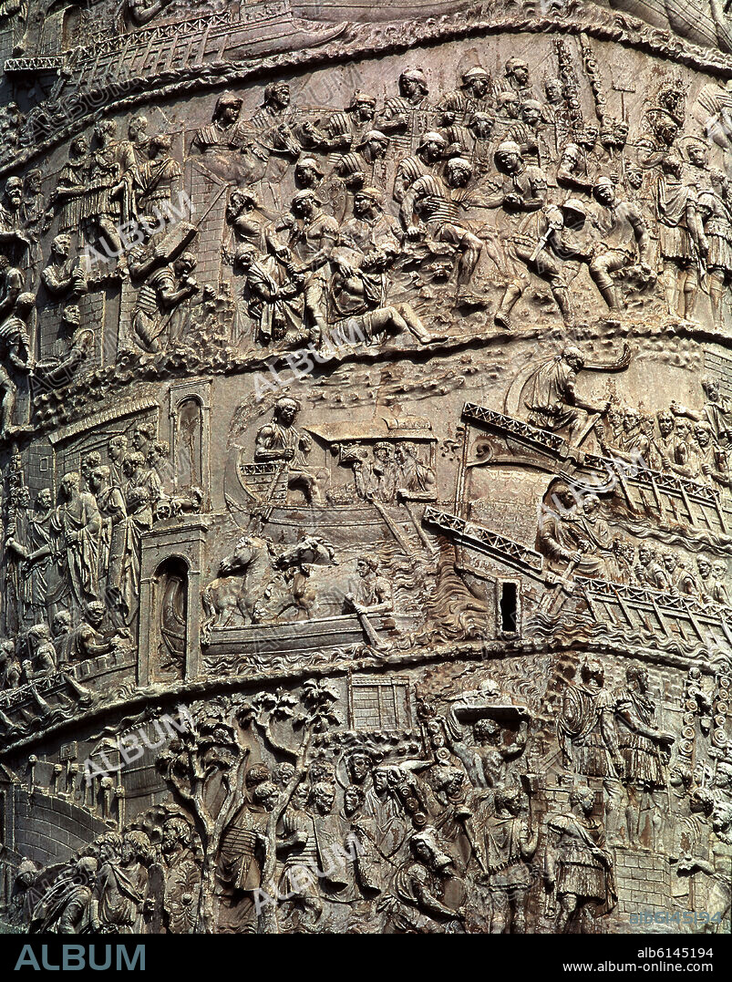 DETALLE DEL RELIEVE QUE REPRESENTA LA GUERRA CONTRA LOS DACIOS EN LA COLUMNA TRAJANA, SIGLO II.
