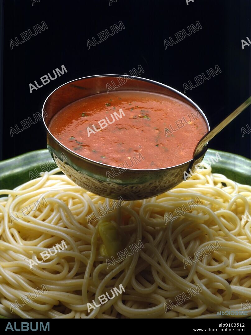 Italian Cooking By Robin Howe. Spaghetti Con Salsa Cruda. Spaghetti With uncooked Tomato Sauce.