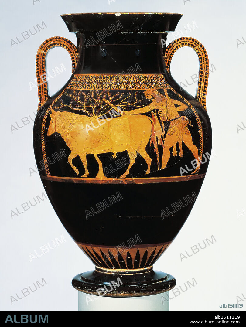 Greek civilization. Red-figure pottery. Attic bilingual amphora depicting Heracles and the bull.