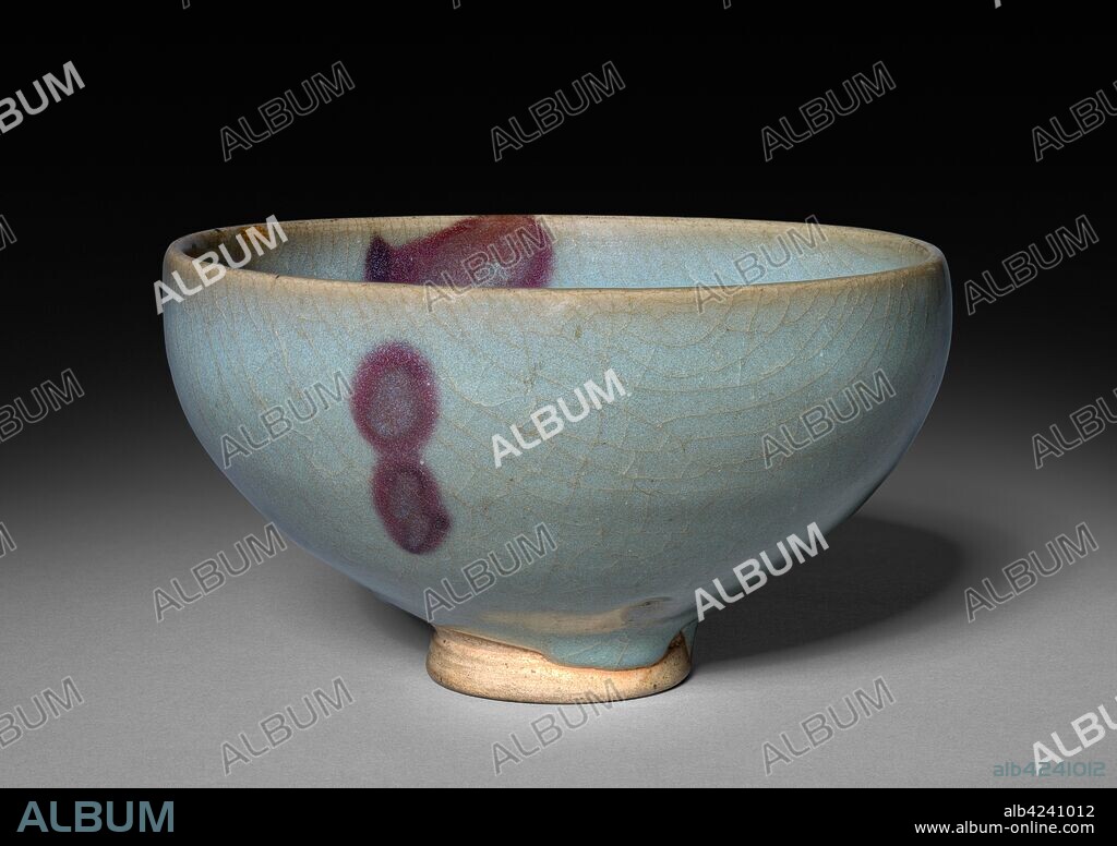 Bowl: Jun ware, Jin dynasty (1115-1234) - Yuan dynasty (1271-1368). Northern China, Jin dynasty (1115-1234) - Yuan dynasty (1271-1368). Glazed buff stoneware; diameter: 14.6 cm (5 3/4 in.); overall: 8.5 cm (3 3/8 in.).