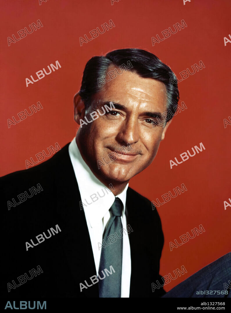 CARY GRANT in NORTH BY NORTHWEST, 1959, directed by ALFRED HITCHCOCK. Copyright Metro-Goldwyn-Mayer (MGM).