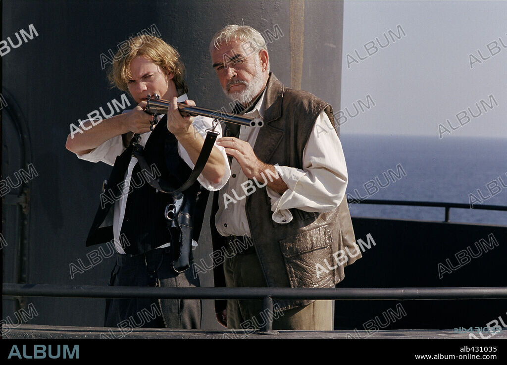 SEAN CONNERY and SHANE WEST in THE LEAGUE OF EXTRAORDINARY GENTLEMEN, 2003, directed by STEPHEN NORRINGTON. Copyright 20TH CENTURY FOX.