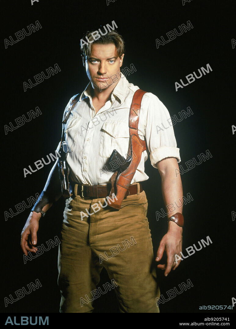 BRENDAN FRASER en EL REGRESO DE LA MOMIA, 2001 (THE MUMMY RETURNS), dirigida por STEPHEN SOMMERS. Copyright UNIVERSAL STUDIOS.