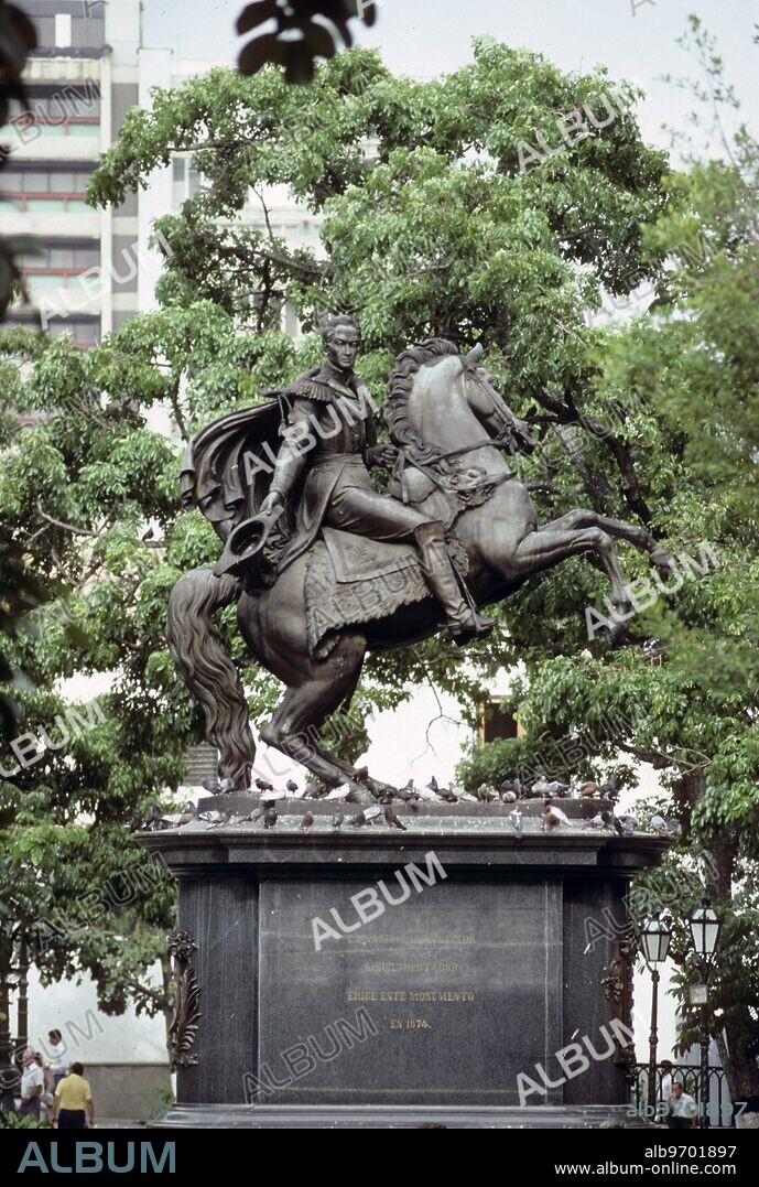 Caracas, Venezuela: Statue of Simon Bolivar, liberator of Venezuela, in Plaza Bolivar.