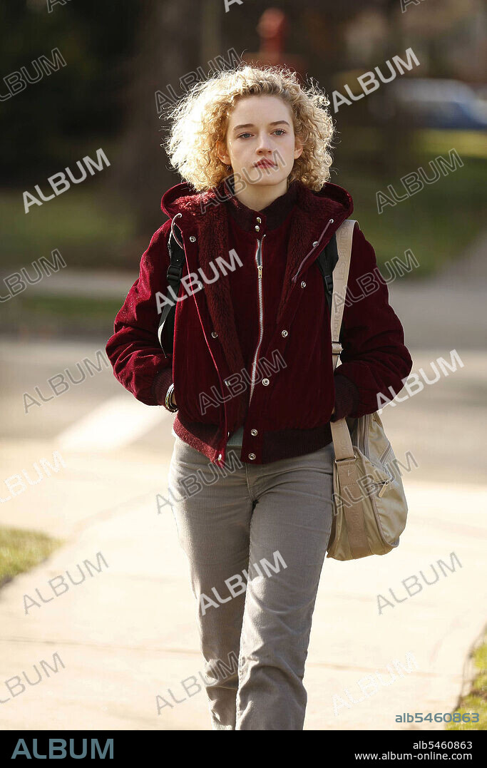 JULIA GARNER in THE AMERICANS, 2013, directed by ADAM ARKIN. Copyright DREAMWORKS TELEVISION.