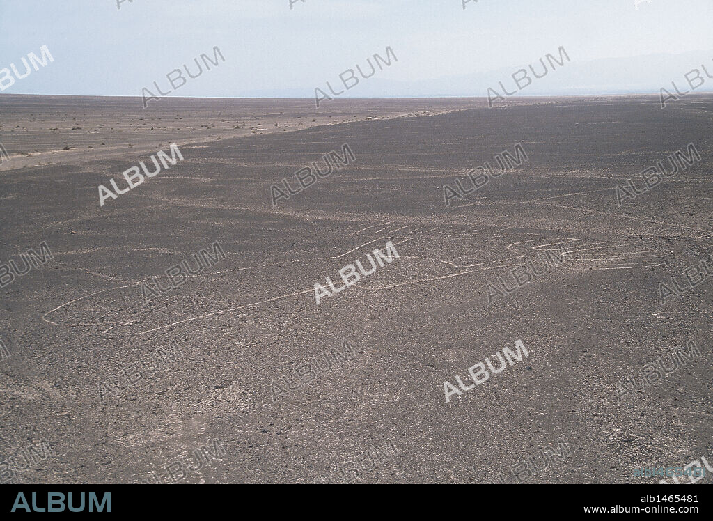ARTE PRECOLOMBINO. PREINCAICO. CULTURA NAZCA (200-900 d. C.). "LAS LINEAS". Vista aérea de una de las catorce figuras principales existentes, denominada "LAS MANOS". Estos geoglifos están trazados en las amplias llanuras desérticas que se extienden al norte de la ciudad de NAZCA, siendo su origen y utilidad desconocidos. PAMPA DE SAN JOSE. PERU.