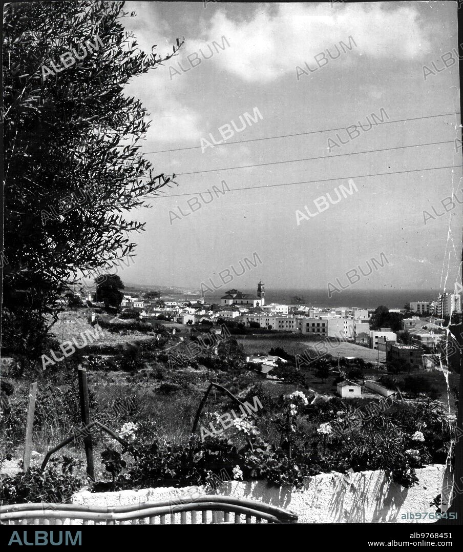 1964. Vista de Marbella desde la casa de Lola Flores.