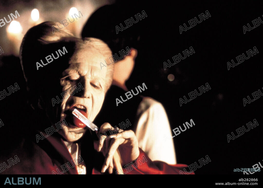 GARY OLDMAN in DRACULA, 1992, directed by FRANCIS FORD COPPOLA. Copyright COLUMBIA PICTURES / NELSON, RALPH.