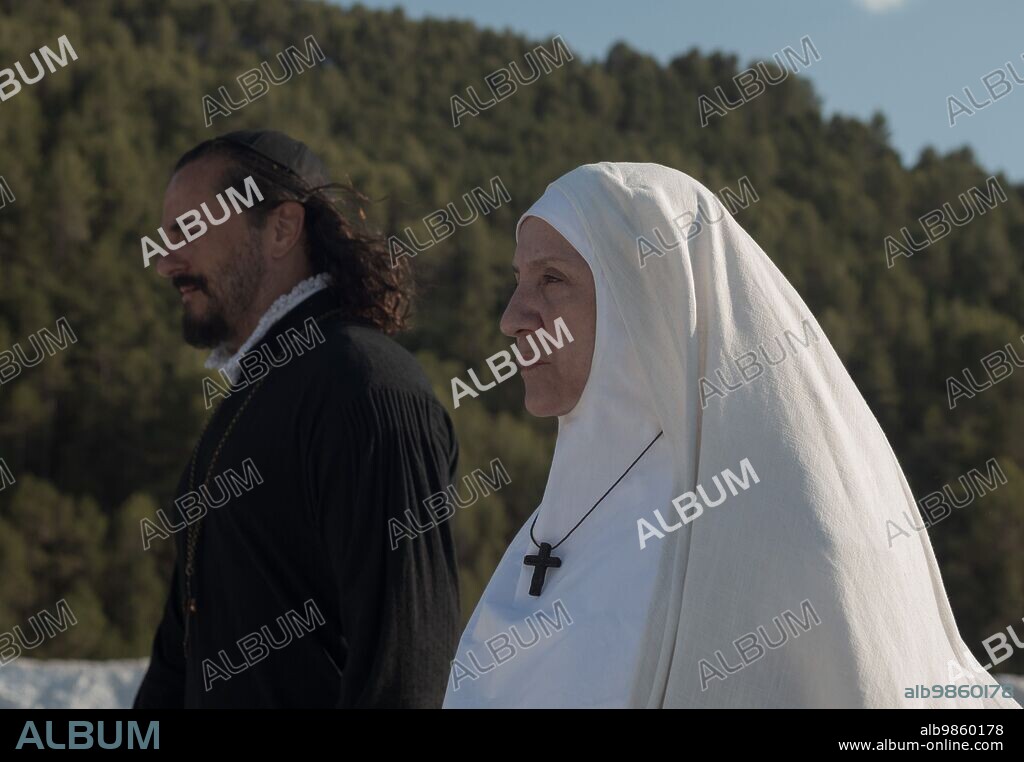 TERESA DE AVILA, ASIER ETXEANDIA, BLANCA PORTILLO y saint teresa of avila. ASIER ETXEANDIA y BLANCA PORTILLO en TERESA, 2023, dirigida por PAULA ORTIZ. Copyright Aragon TV Bluebird Films Inicia Films Institut Català de les Empreses Culturals (ICEC) Instituto de la Cinematografía y de las Artes Audiovisuales (ICAA).