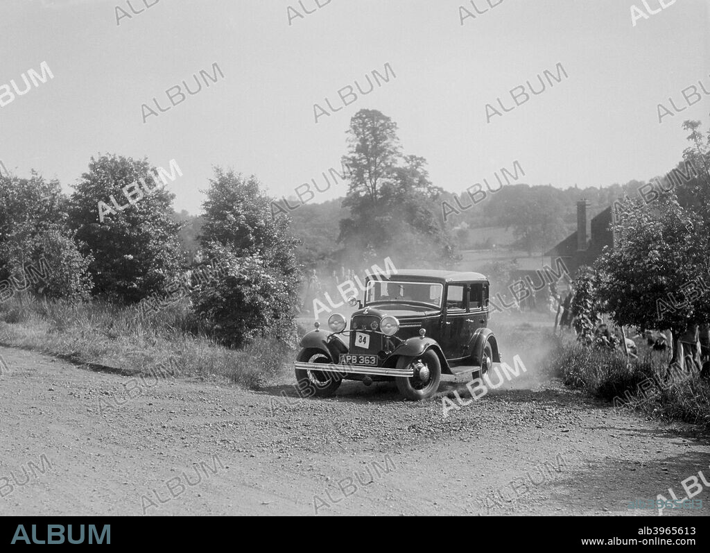 Studebaker Vehicle Reg. No.  APB363.  Event Entry No: 34. Driver: Steele, J.S. Place: Chalfont St. Peter, Buckinghamshire.  B.O.C. Hillclimb. Date: 25.6.32.