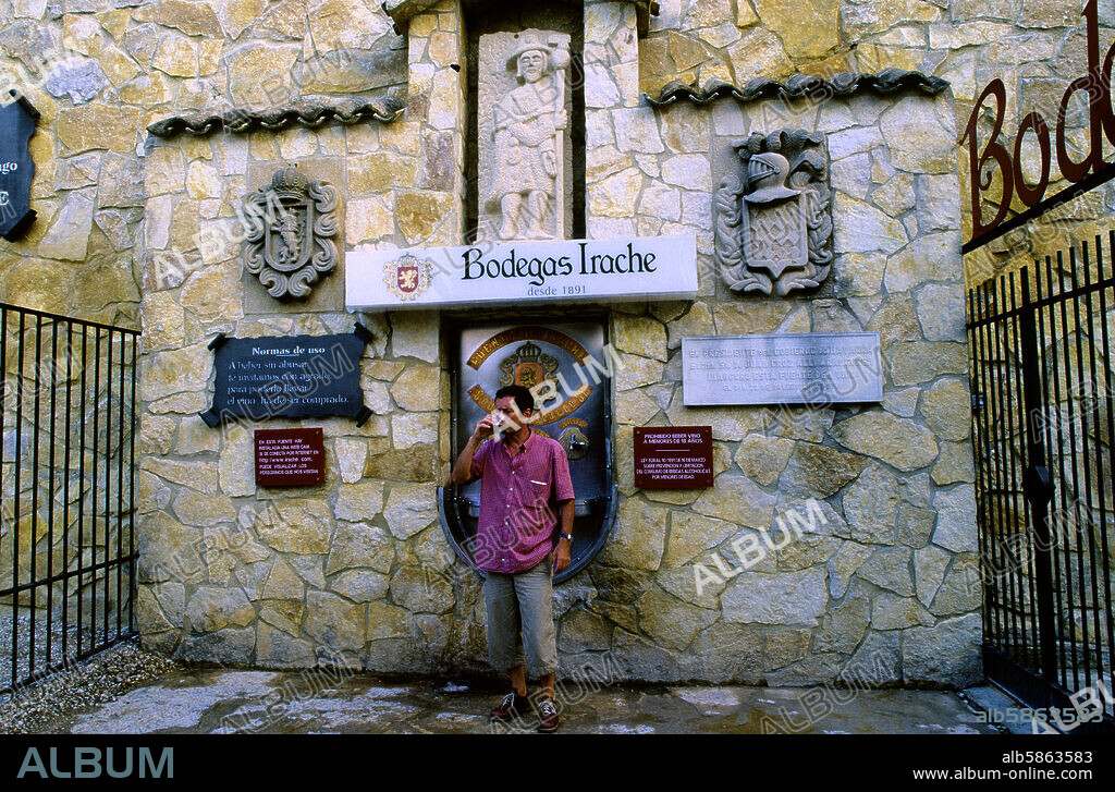 Irache; fuente de vino gratuita para los peregrinos de las Bodegas Irache (Camino de Santiago).