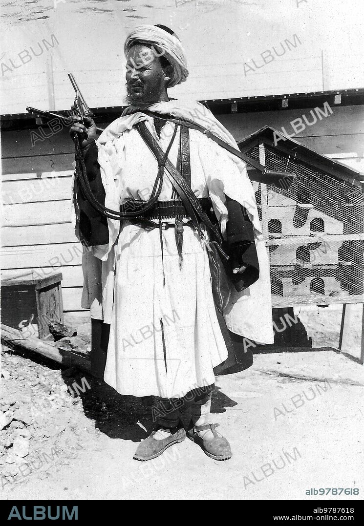 Octubre 1911. Mohamed Ben-el Musa. Sargento de la policía marroquí que en Distintos Combates se ha batido heroicamente al lado de nuestras Tropas.