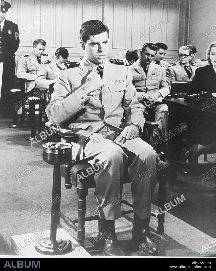 JERRY LEWIS en ADIOS A MI LUNA DE MIEL, 1959 (DON'T GIVE UP THE SHIP), dirigida por NORMAN TAUROG. Copyright PARAMOUNT PICTURES.