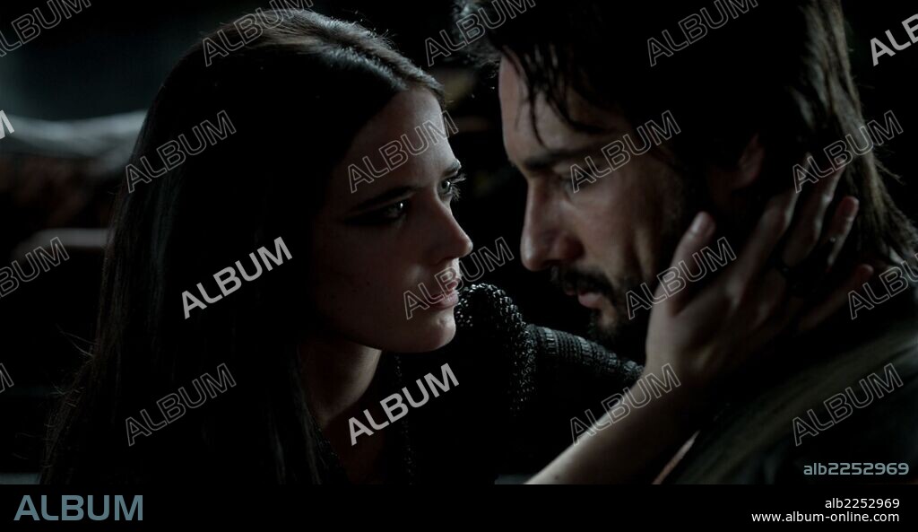 EVA GREEN y RODRIGO SANTORO en 300: EL ORIGEN DE UN IMPERIO, 2014 (300: RISE OF AN EMPIRE), dirigida por NOAM MURRO. Copyright WARNER BROS PICTURES.