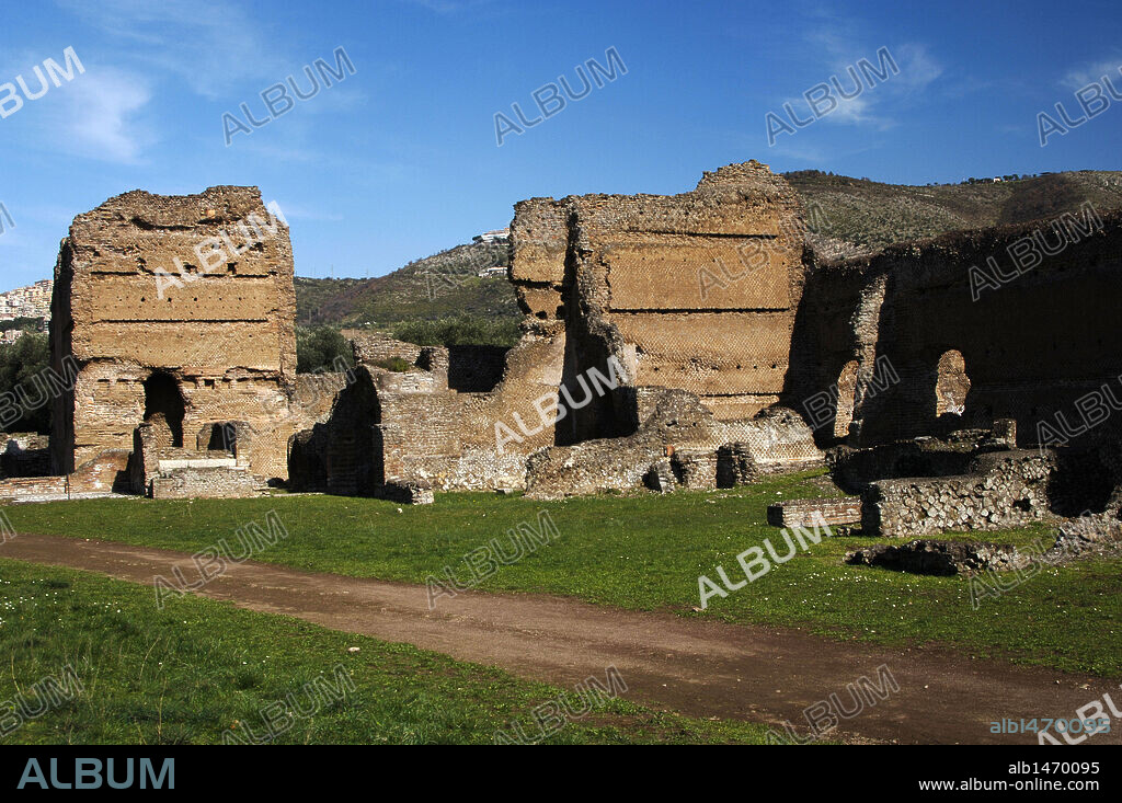 ARTE ROMANO. ITALIA. VILLA ADRIANA. Villa imperial construída en el siglo II por orden del emperador Adriano (76-138). Vista del PALACIO. Cercanías de Tívoli.
