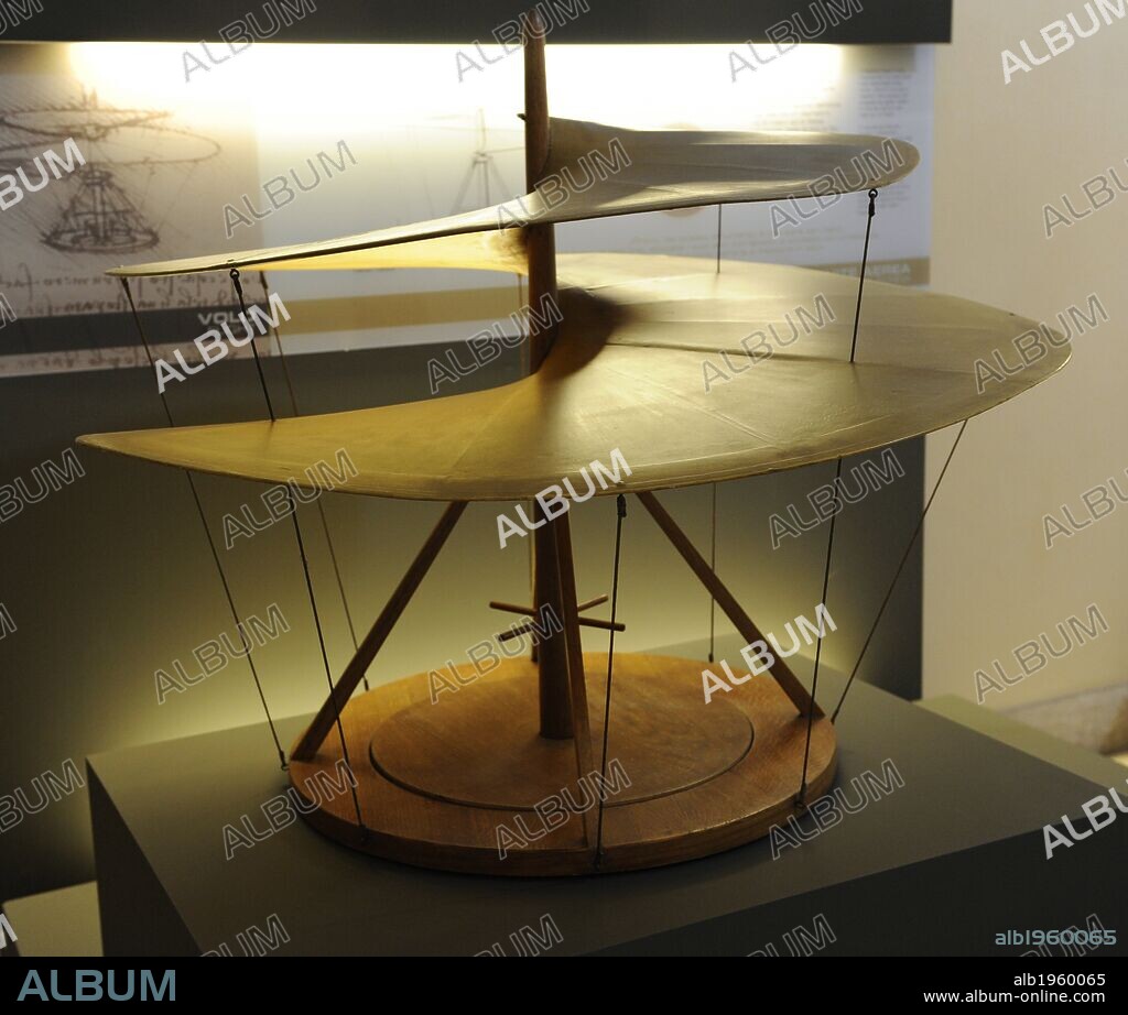 "Tornillo Aéreo". Artilugio dibujado por LEONARDO DA VINCI (S. XV). Maqueta realizada e interpretada por Mario Alberto, Vittorio Somenzi. Año 1952. Este modelo interpreta un estudio de la máquina voladora, de forma helicoidal. Museo Nacional de la Ciencia y Tecnología Leonardo Da Vinci. Milán. Italia.