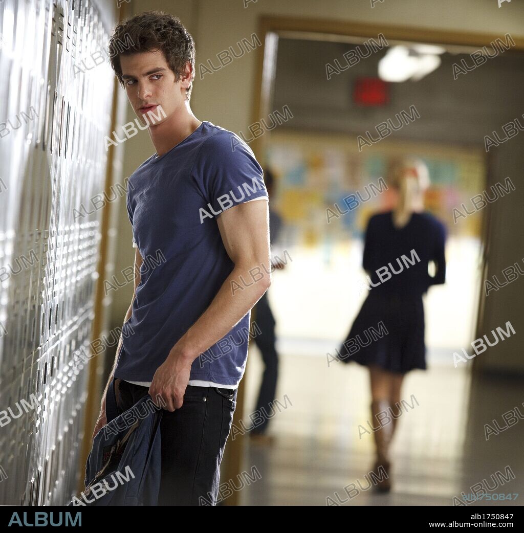 ANDREW GARFIELD in THE AMAZING SPIDER-MAN, 2012, directed by MARC WEBB. Copyright COLUMBIA PICTURES.