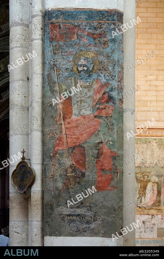 CATEDRAL DE SAN GACIANO ( O SAINT-GATIEN). PINTURAL MURAL Y FRESCOS EN LAS PAREDES.  . TOURS, FRANCIA.