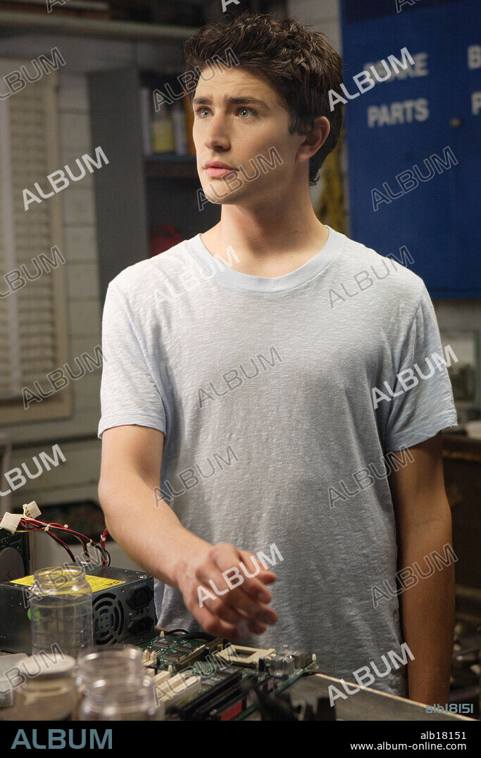 MATT DALLAS in KYLE XY, 2006 (KYLE XY-TV). Copyright ABC STUDIOS/BENDERSPINK/KYLE XY PRODUCTIONS/TOUCHSTONE TELEV.