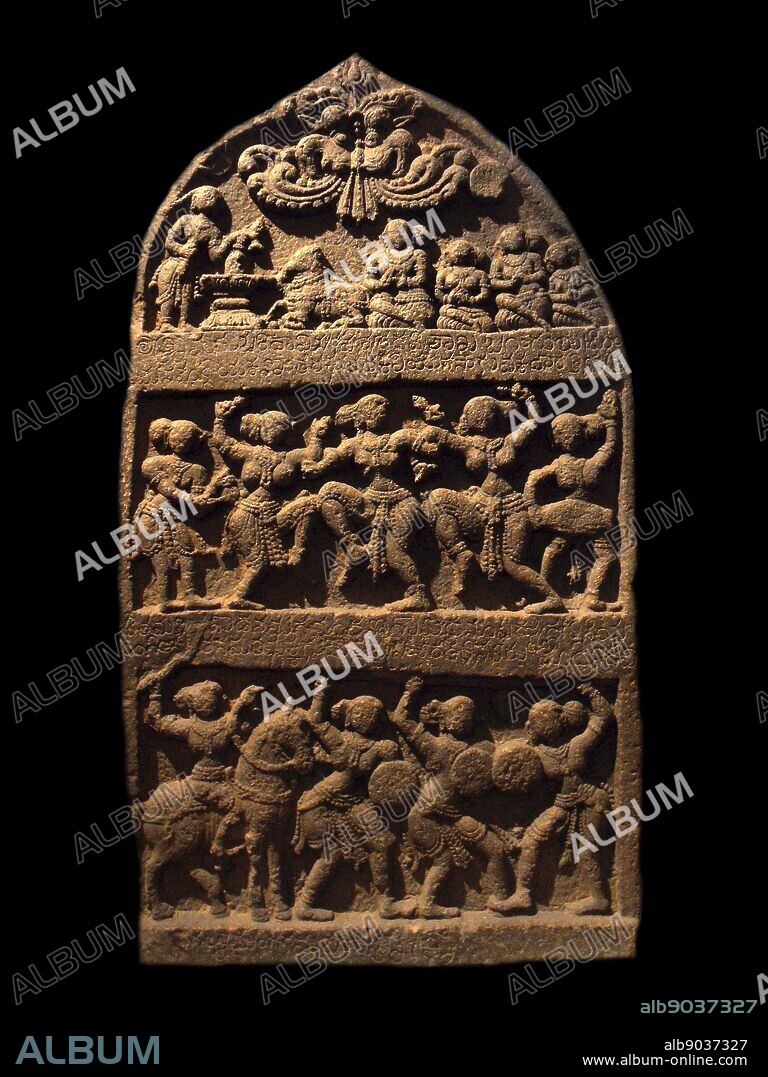 Commemorative stele ('Stone of heroes'). 14th century, 15th century, Vijayanagara dynasty (15th-16th century AD) basalt sculpture India, Karnataka.