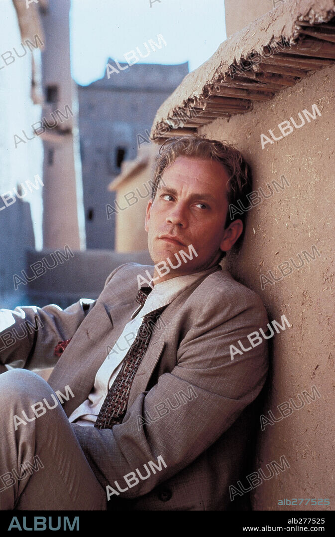 JOHN MALKOVICH en EL CIELO PROTECTOR, 1990 (THE SHELTERING SKY), dirigida por BERNARDO BERTOLUCCI. Copyright WARNER BROTHERS.