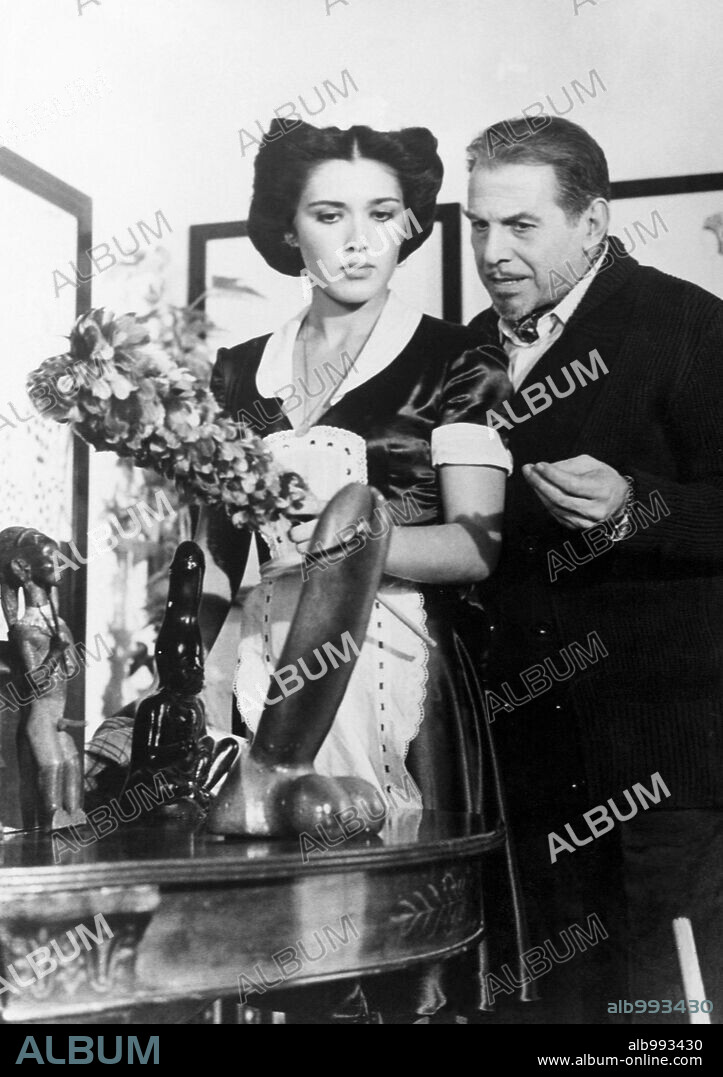 LILLI CARATI en EL CUERPO MAS BELLO DEL MUNDO, 1979 (IL CORPO DELLA RAGASSA), dirigida por PASQUALE FESTA CAMPANILE. Copyright FILMAURO.