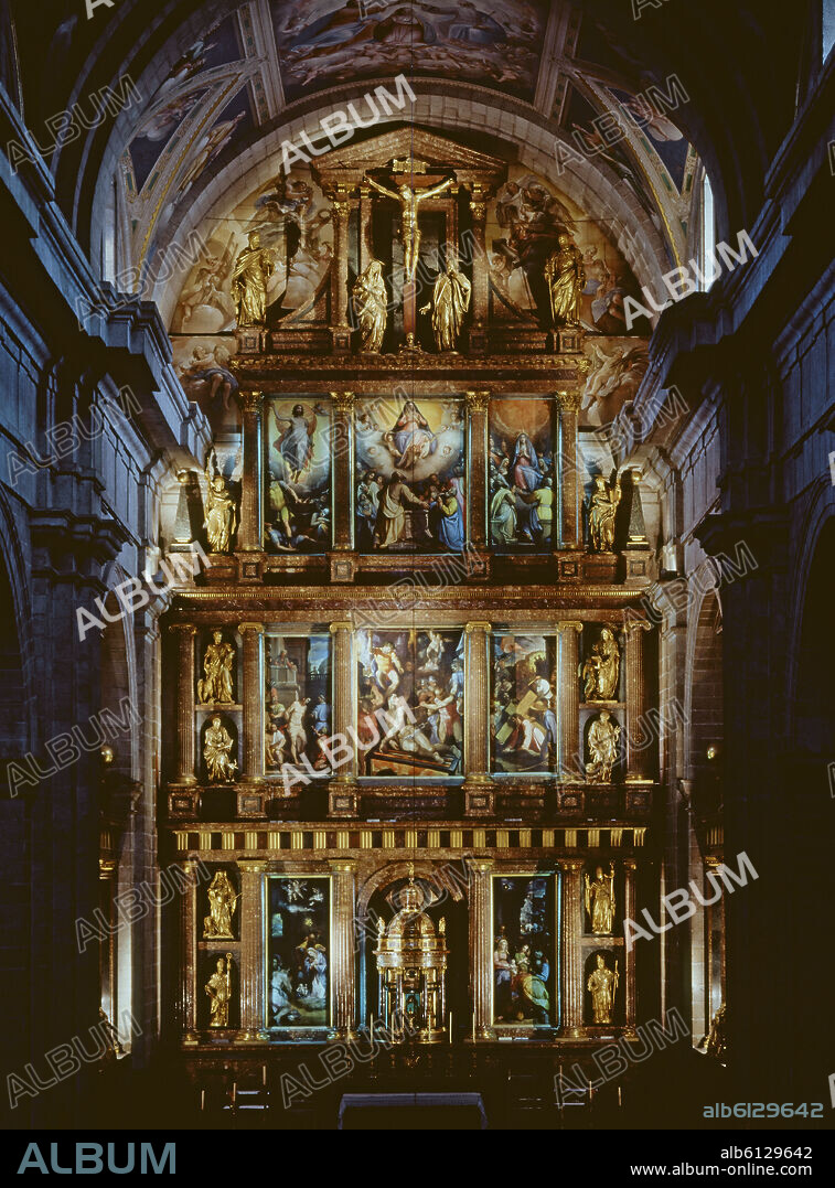 POMPEO LEONI-JACOME DA TREZZO-JEAN B COMANE. INTERIOR DE LA BASILICA DE SAN LORENZO DEL ESCORIAL - RETABLO MAYOR DE 4 CUERPOS- ILUMINADO- REALIZADO ENTRE 1579 Y 1590.