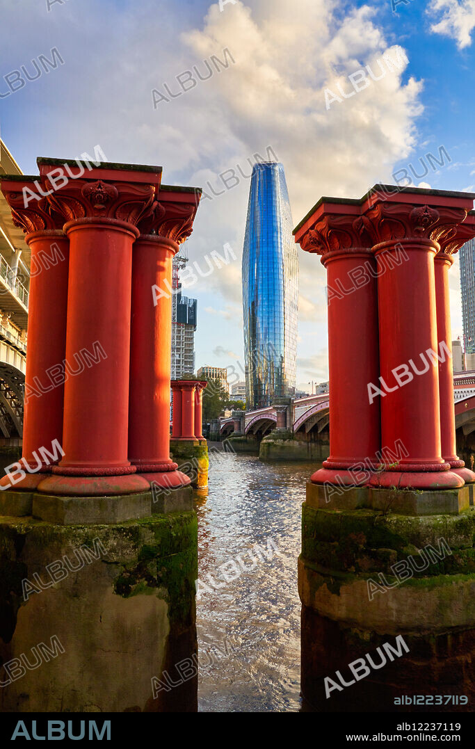 Bankside building, South Bank building, Blackfriars bridge, Thames River, London, England, UK.