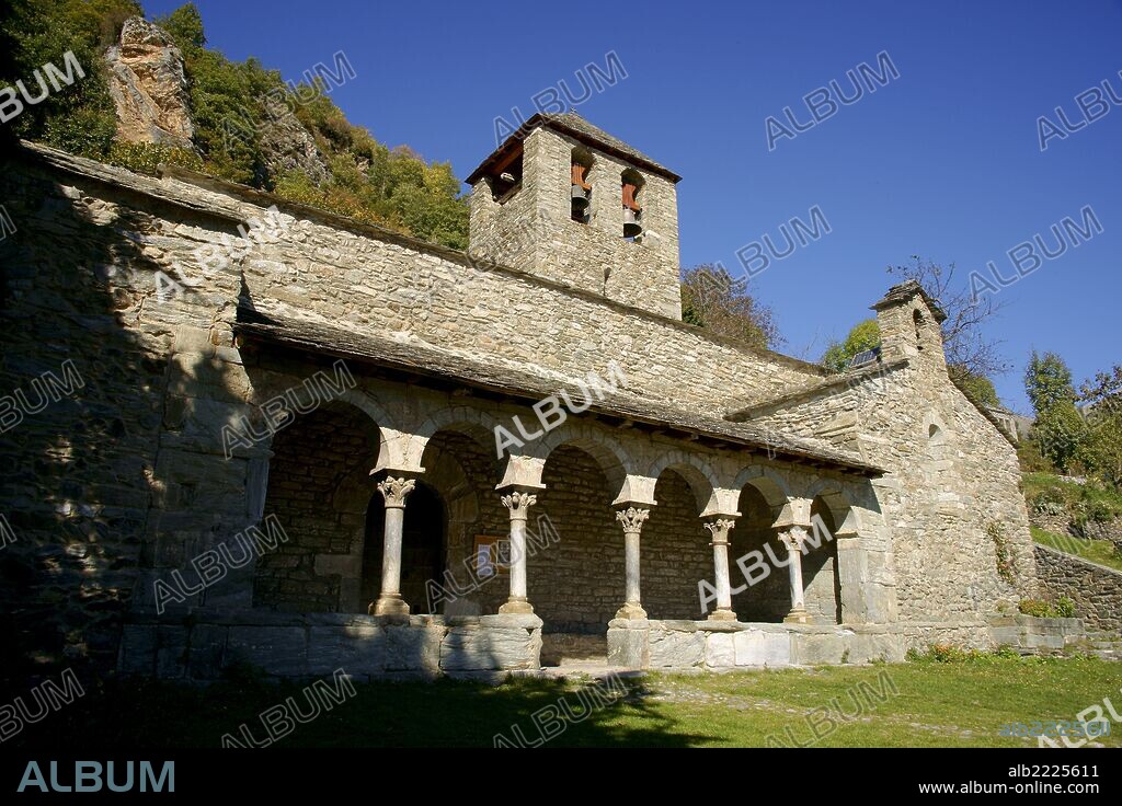 Iglesia románica de Sant jaume. Queralbs.Sendero de gran recorrido GR11.Lleida.Cordillera pirenaica.Catalunya.España.