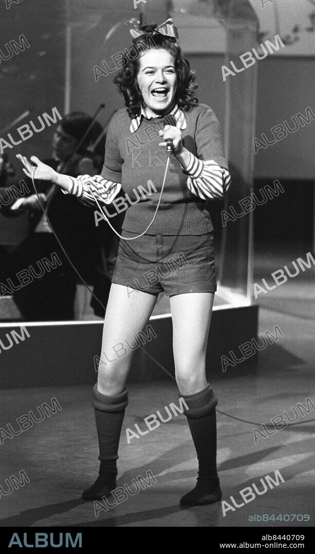 Kisa Magnusson deltog i Melodifestivalen 1972 på Cirkus i Stockholm med låten Kär och sisådär. Schlager Sångare persons: KISA MAGNUSSON sites: SVERIGE;STOCKHOLM.