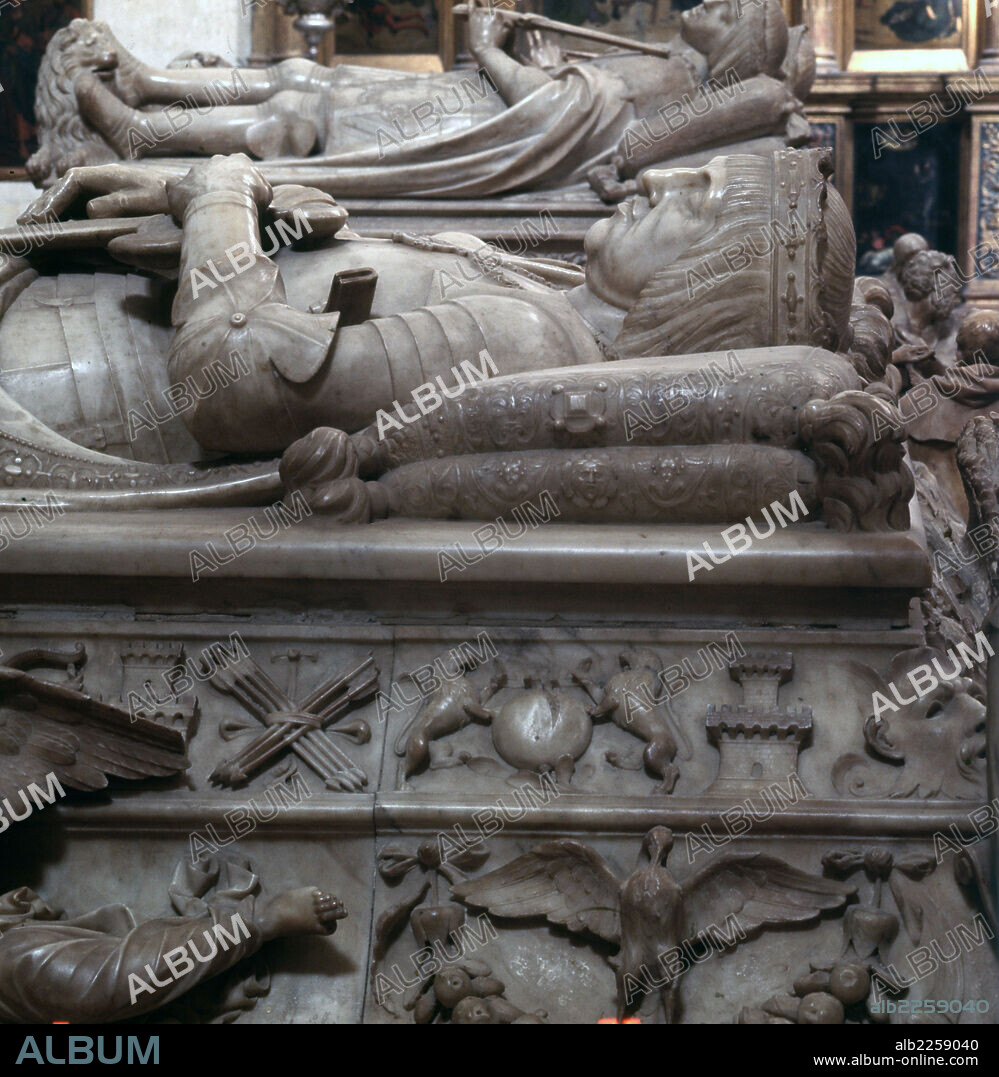 REYES CATOLICOS. REYES DE ESPAÑA. ISABEL I DE CASTILLA Y FERNANDO II DE ARAGON. DETALLE DEL SEPULCRO REALIZADO POR FELIPE BIGARNY. CAPILLA REAL DE GRANADA.