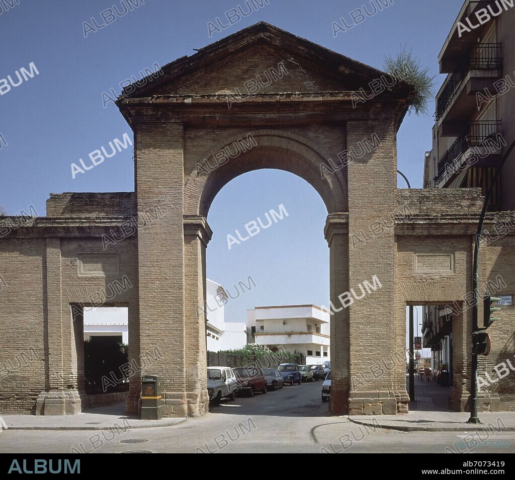 PUERTA DE MADRID O ARCO DE LOS CAPUCHINOS-CONJUNTO.