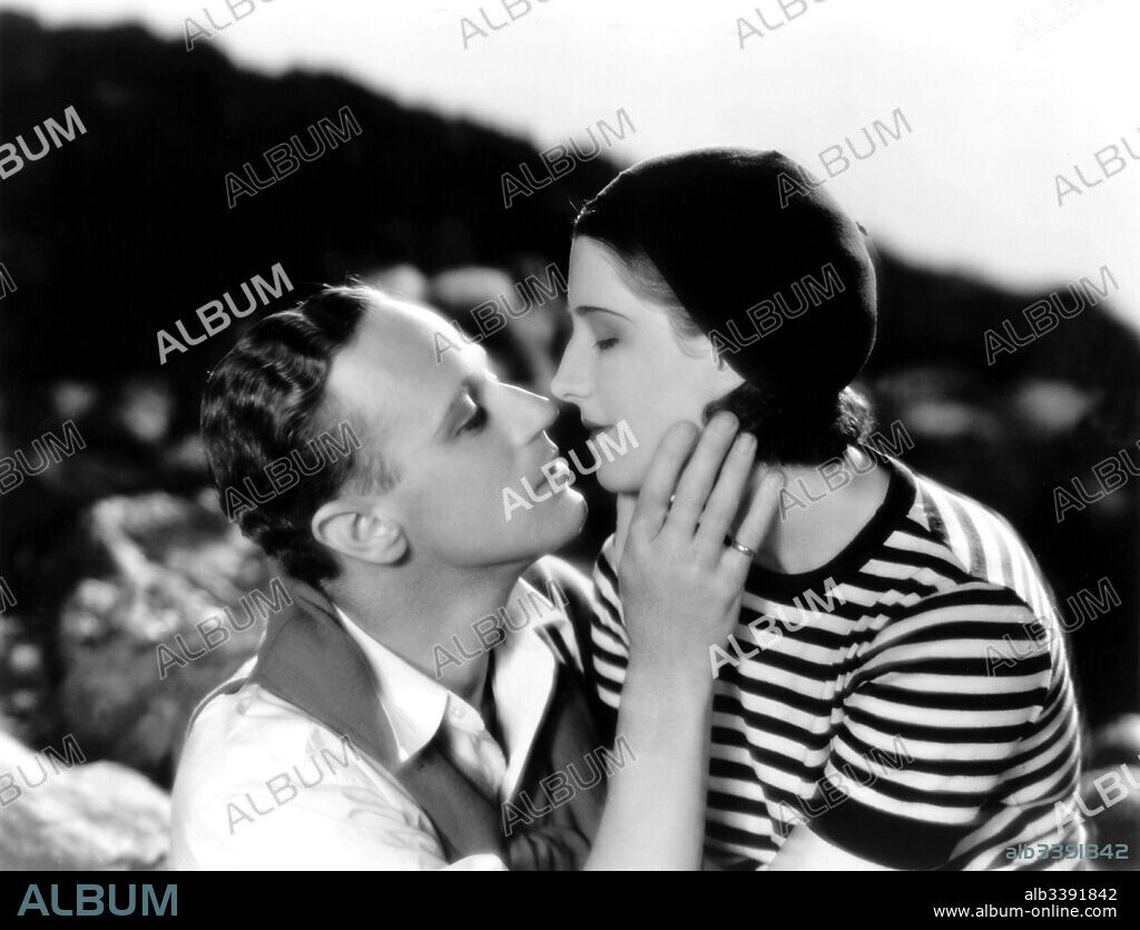 LESLIE HOWARD and NORMA SHEARER in A FREE SOUL, 1931, directed by CLARENCE BROWN. Copyright M.G.M.