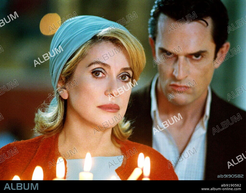 CATHERINE DENEUVE und RUPERT EVERETT in LES LIAISONS DANGEREUSES, 2003, unter der Regie von JOSEE DAYAN. Copyright JLA Productions.