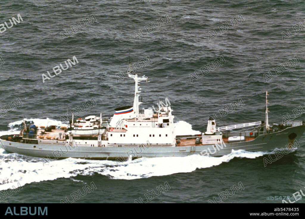 1995 - Aerial starboard side view of a Russian Pacific Fleet Moma class hydrographic survey vessel..