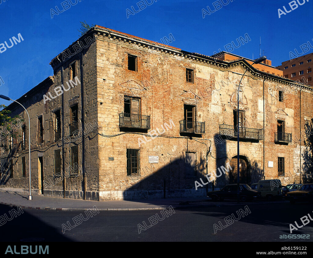 PALACIO DE LOS VIVERO - ANTIGUO TRIBUNAL DE JUSTICIA - AQUI SE CASARON LOS REYES CATOLICOS - S XV.
