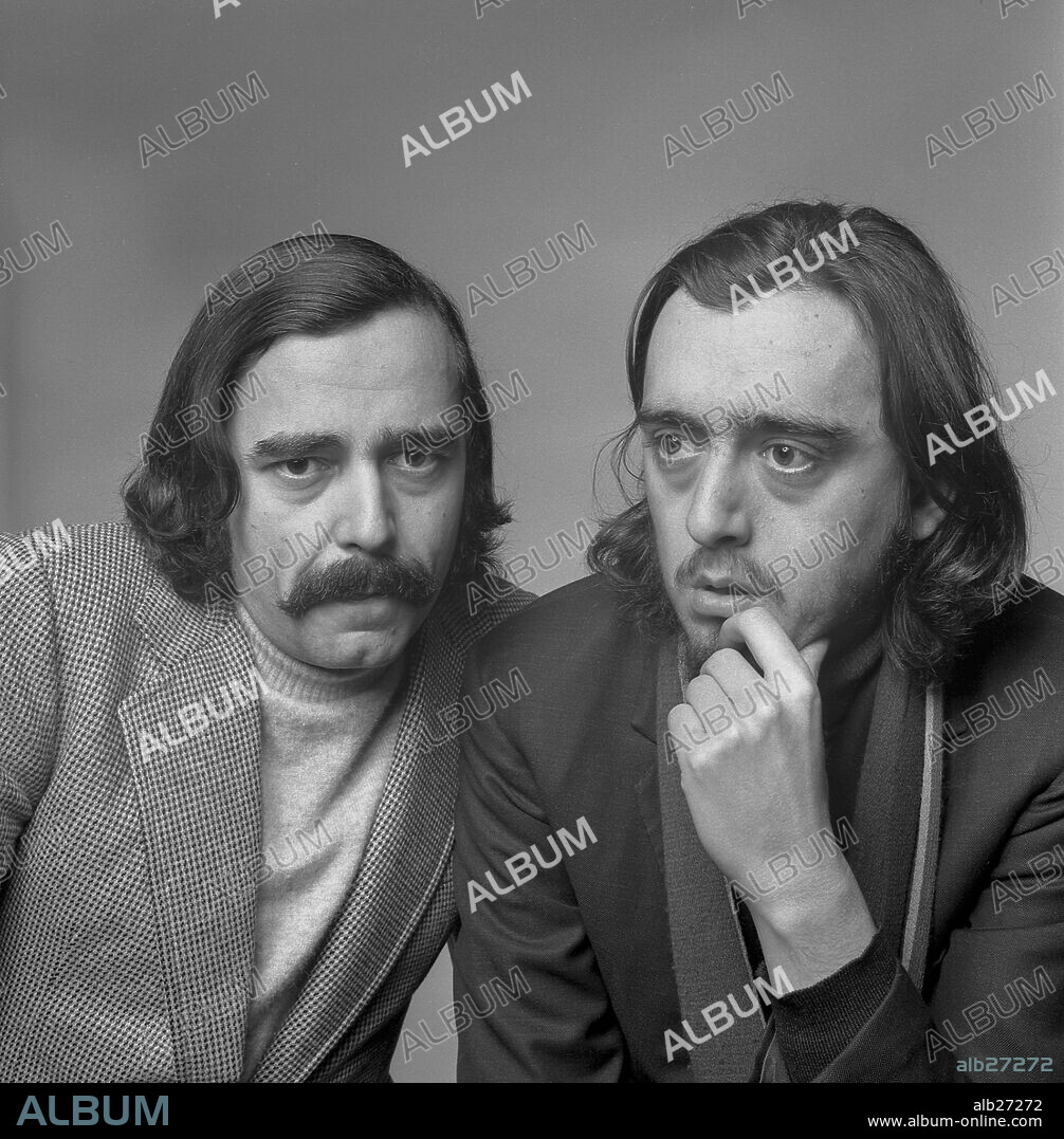 El escritor y ensayista nacido en Barcelona, Carlos Trias Sagnier, junto a su hermano filósofo, Eugenio Trias Sagnier. Febrero de 1970.