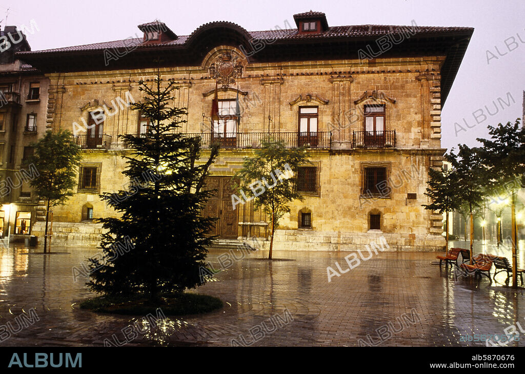 Oviedo, Palacio Camposagrado.