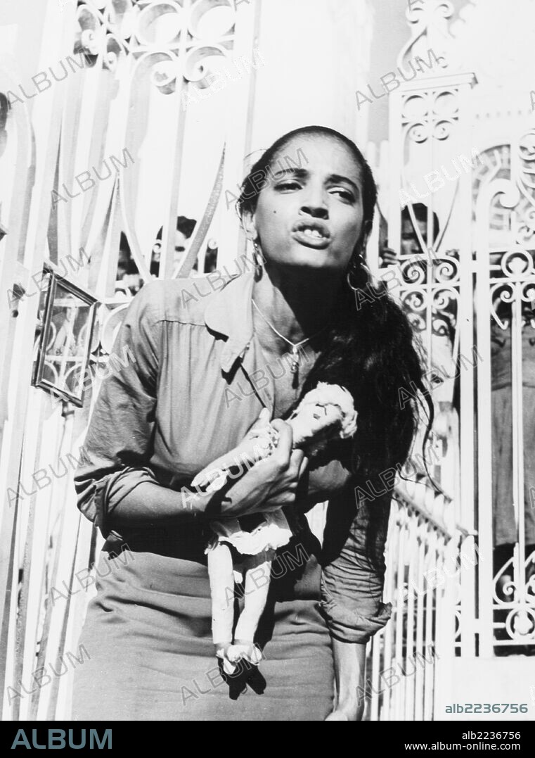 LOURDES DE OLIVEIRA in THE PIONEERS, 1960 (BANDEIRANTES, OS), directed by MARCEL CAMUS. Copyright CINETEL.