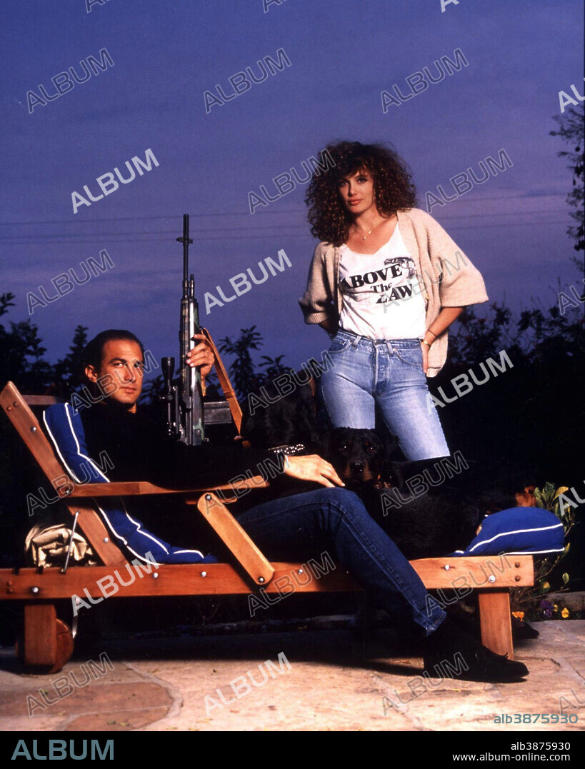 KELLY LEBROCK und STEVEN SEAGAL in HARD TO KILL, 1990, unter der Regie von BRUCE MALMUTH. Copyright WARNER BROTHERS.
