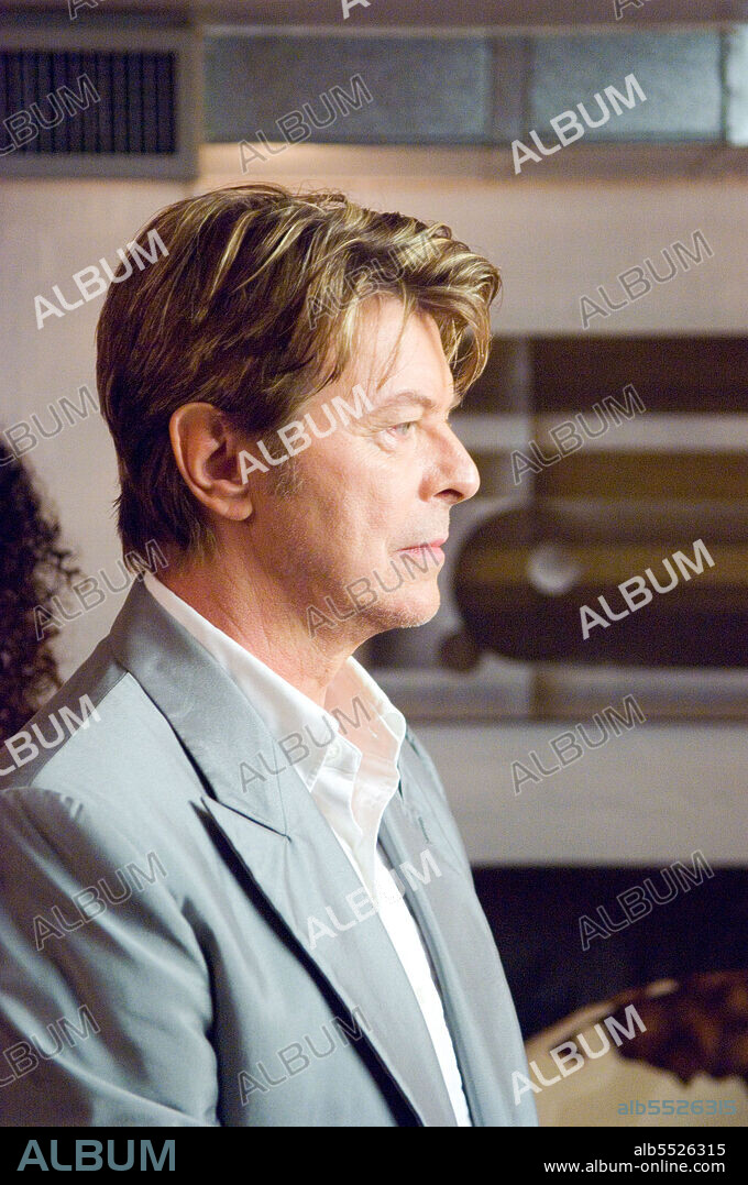 DAVID BOWIE en DAVID BOWIE: CINCO AÑOS, 2013 (DAVID BOWIE: FIVE YEARS), dirigida por FRANCIS WHATELY. Copyright BBC.
