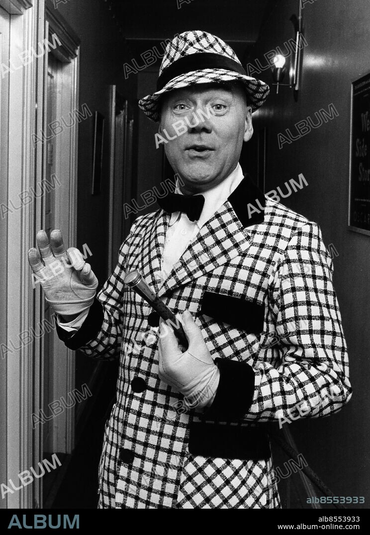 ARKIV STOCKHOLM 19761019.. Skådespelaren Olof Thunberg som Sigismund i operetten "Vita Hästen" på Oscarsteatern hösten 1976.. Foto: Jacob Forsell / XP / TT / Kod: 14. ** AFTONBLADET OUT **.