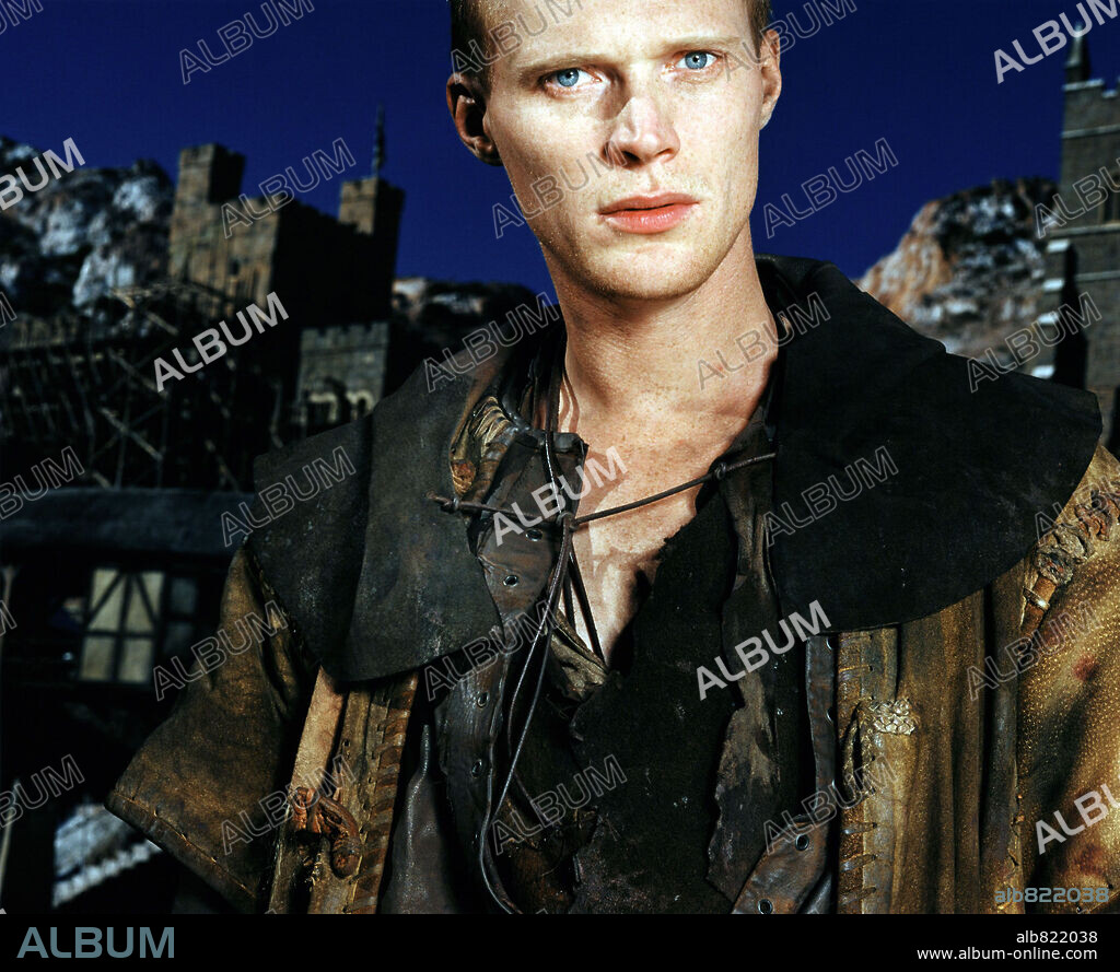 PAUL BETTANY en EL MISTERIO DE WELLS, 2003 (THE RECKONING), dirigida por PAUL MCGUIGAN. Copyright PARAMOUNT CLASSICS.